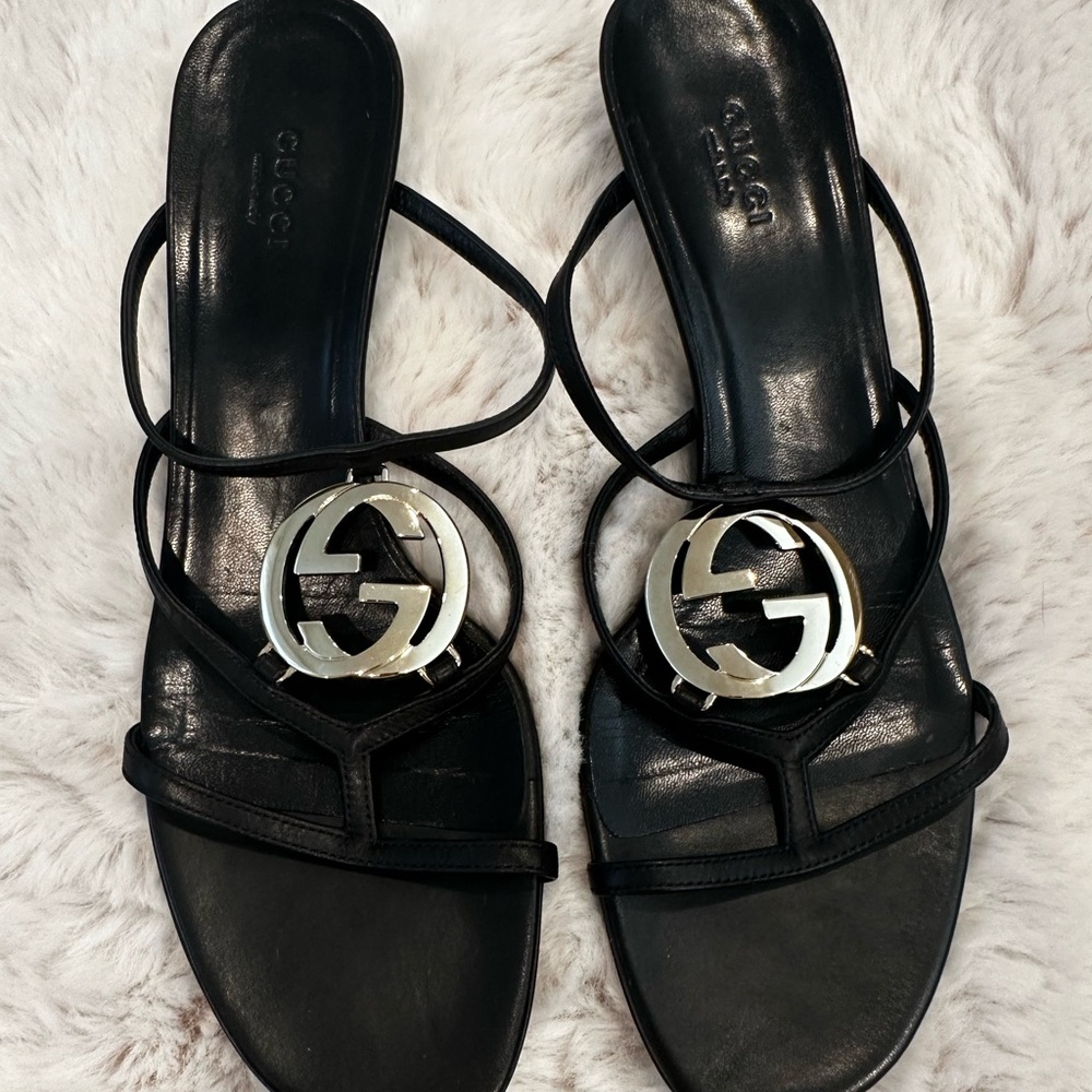 Gucci Black Sandals with Silver Logo. Comes In Original Box